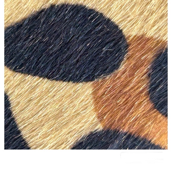 VIA Spiga
Cheetah
Print Stilettos Size 7 (Real Fur) - Picture 3 of 6